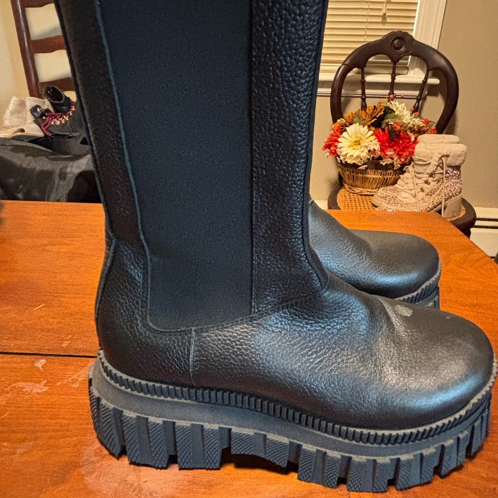 Black Chunky Platform Boots - Picture 7 of 7